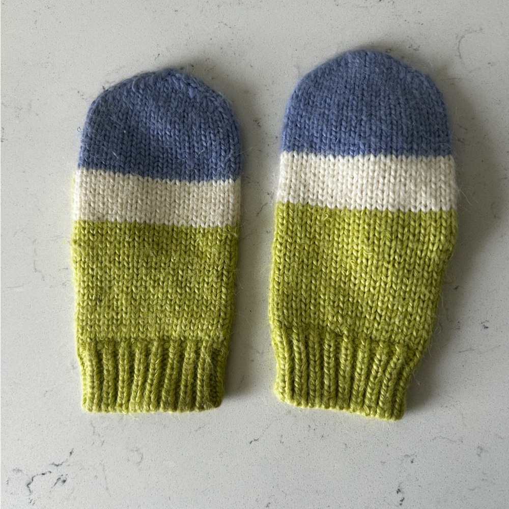 Vintage 90’s American Girl Mittens - Picture 3 of 3